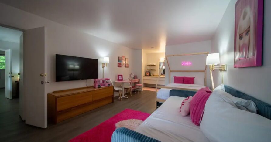 Pink Room 16